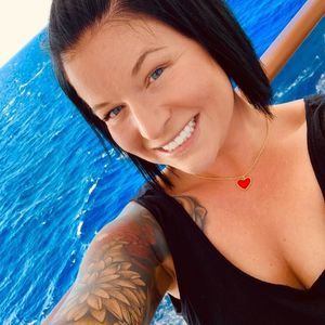 Meet your Posher, Adrienne